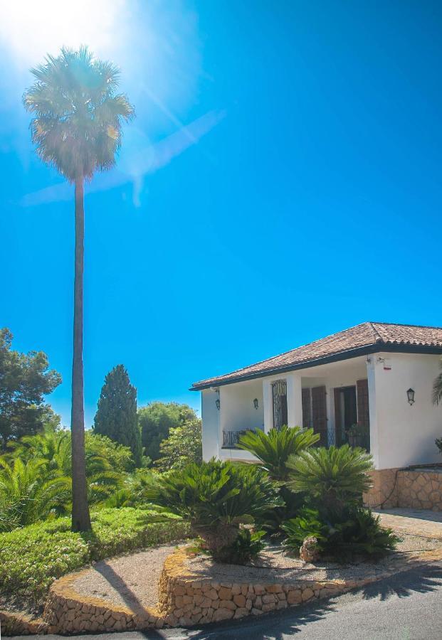 Villa Altozano With Pool, Barbeque, Large Garden, And Fantastic Sea Views 베니돔 외부 사진